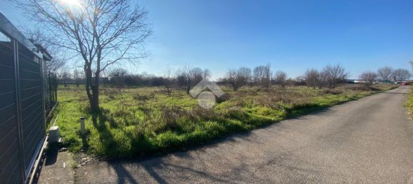 Земельный участок 9415м² в Кастильоне делле Стивьере, Италия № 153760 9