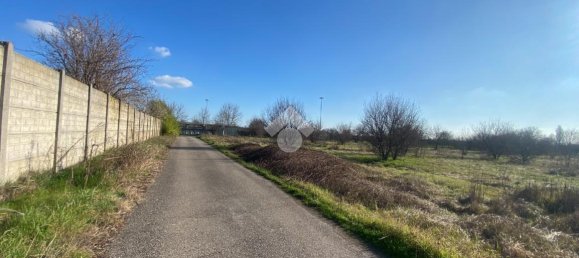 Земельный участок 9415м² в Кастильоне делле Стивьере, Италия № 153760 18