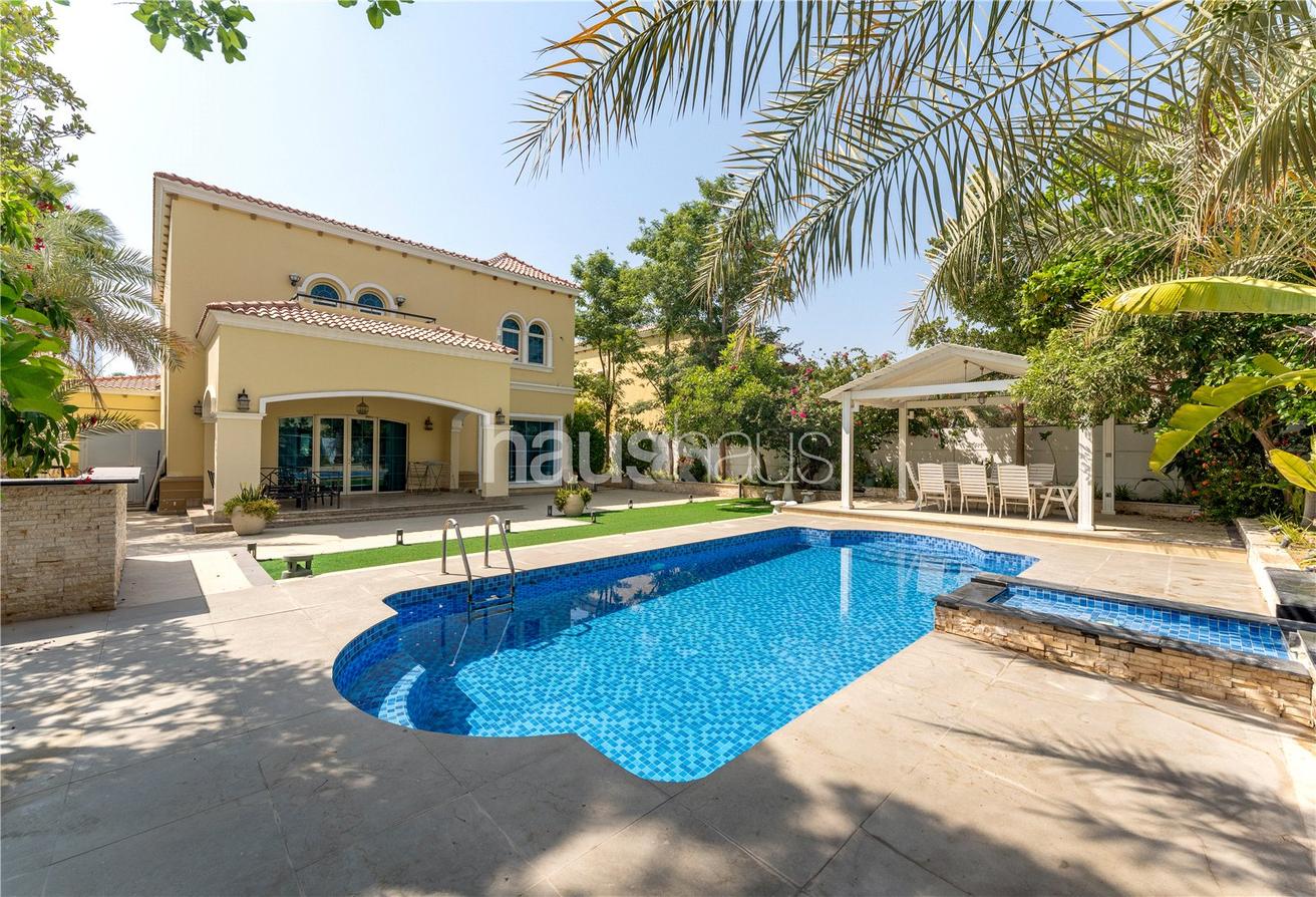 4 bedrooms Villa in Jumeirah Park, UAE No. 98770