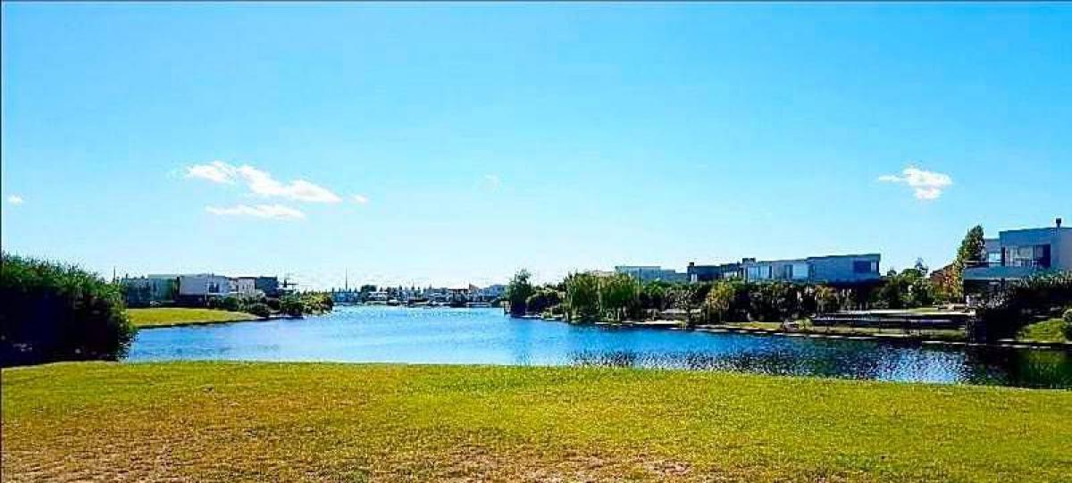  Land in Tigre, Argentina No. 33300