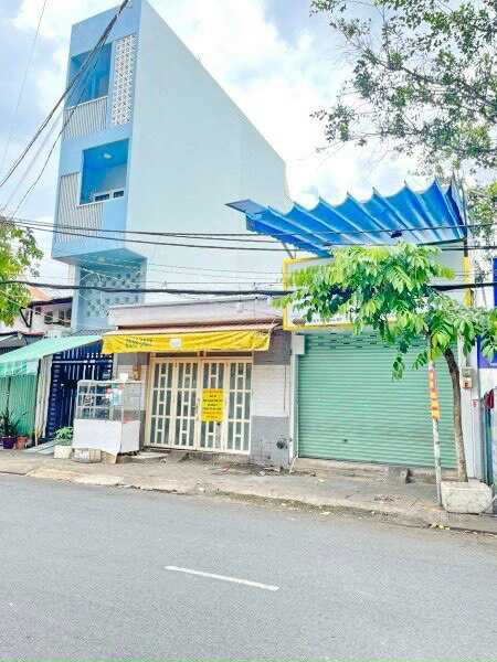 180m² Townhouse in District 7, Vietnam No. 19236