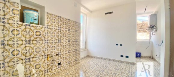 1 bedroom Apartment in Salerno, Italy No. 330581 3