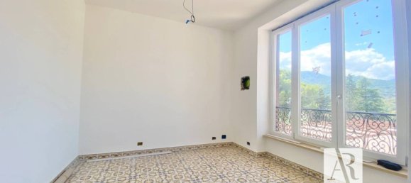 1 bedroom Apartment in Salerno, Italy No. 330581 2