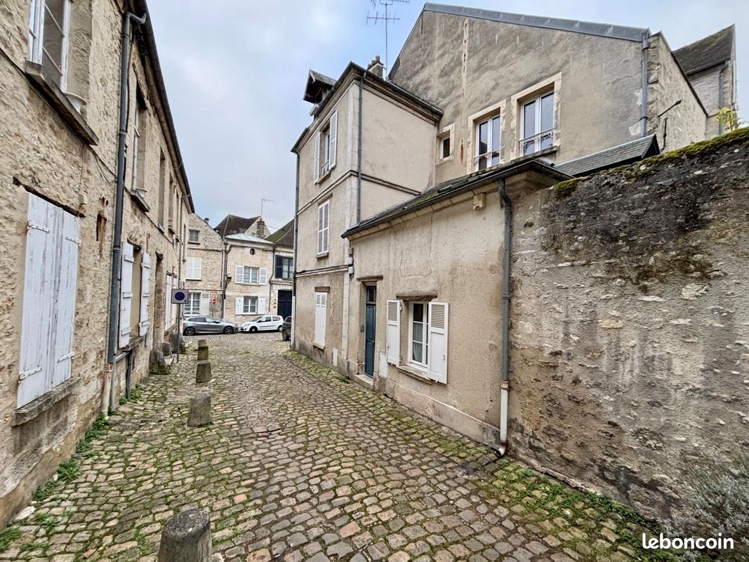 Estudio en Senlis, France No. 45773