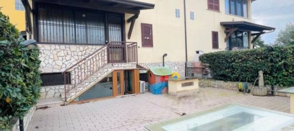 Casa de 3 dormitorios en Giugliano in Campania, Italy No. 297680 4