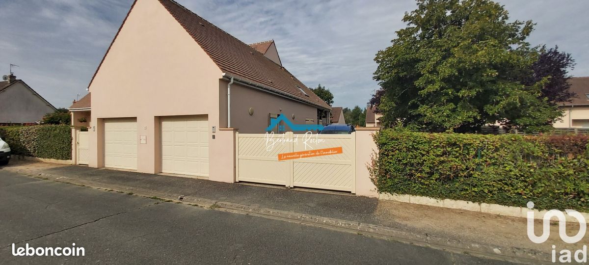 Casa de 5 dormitorios en Dhuizon, France No. 220621