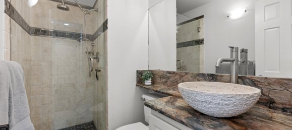 Propiedad comercial de 4 dormitorios en Louisville, USA No. 560305 12