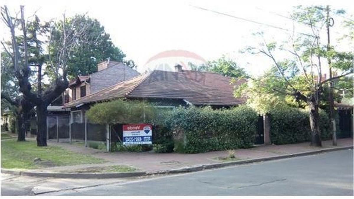 3 bedrooms House in Hurlingham, Argentina No. 54346