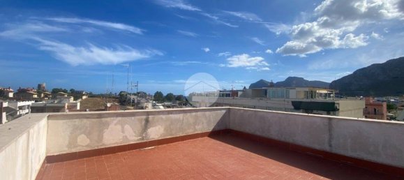 Квартира с 2 спальнями в Изола делле Феммине, Италия № 376000 30