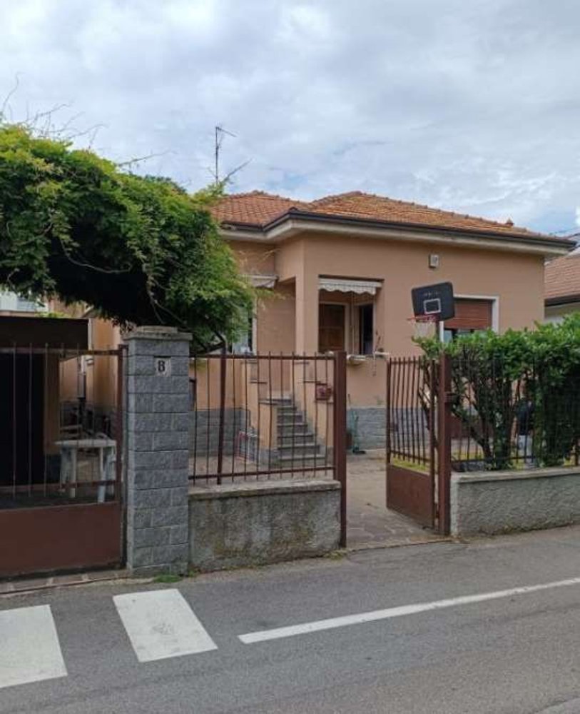 3 rooms Apartment in Vedano al Lambro, Italy No. 4114