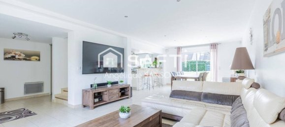 5 Schlafzimmer Villa in Morangis, France, Nr. 164143 9