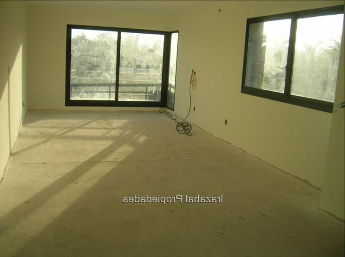 3 bedrooms Apartment in Montevideo, Uruguay No. 11803