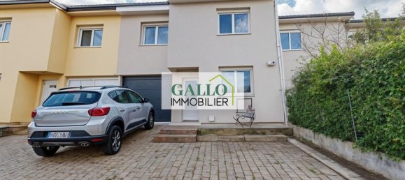 4 bedrooms House in Isere, France No. 341965 10