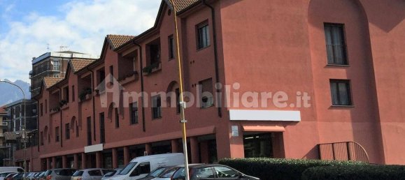 183m² Commercial property in Malgrate, Italy No. 319655 3