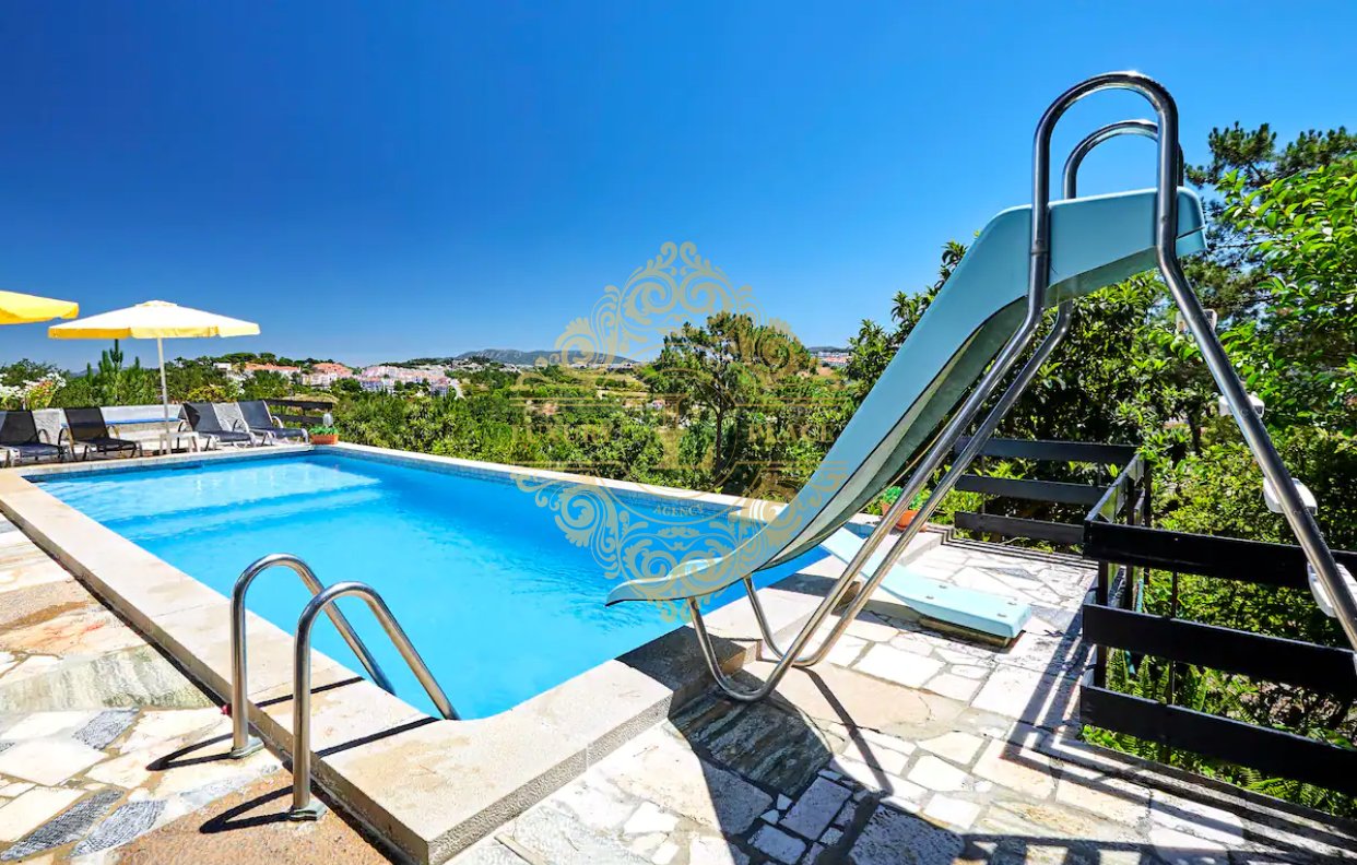 4 bedrooms House in Sesimbra, Portugal No. 51237