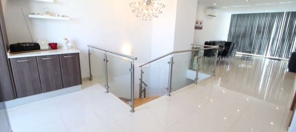 3 bedrooms Penthouse in Gharghur, Malta No. 6666 6