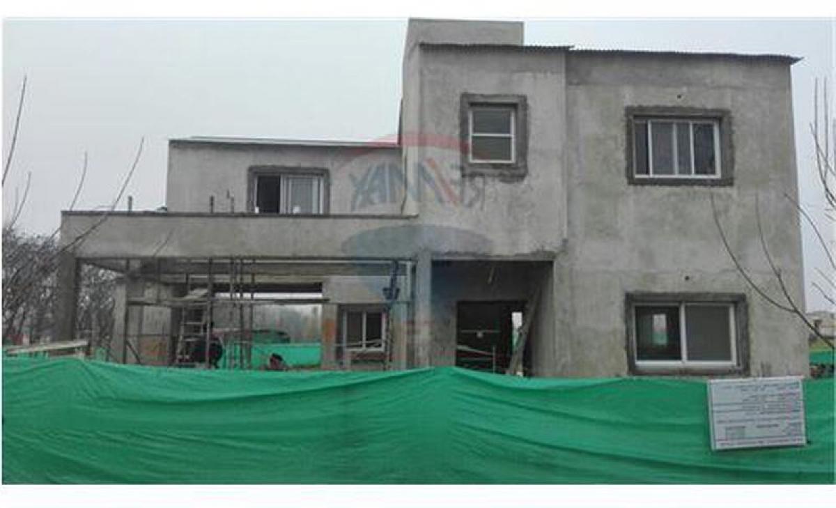 Дом с 3 спальнями в Пилар, Аргентина № 18351