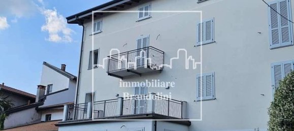 Квартира с 4 комнатами в Комерио, Италия № 170967 18