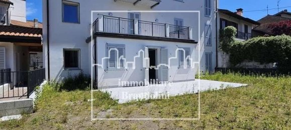 Квартира с 4 комнатами в Комерио, Италия № 170967 2