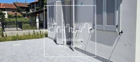 Квартира с 4 комнатами в Комерио, Италия № 170967 5