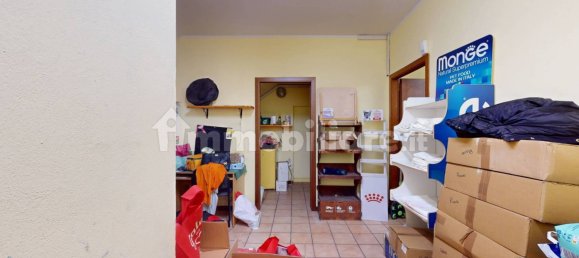 3-Zimmer Gewerbliche Immobilie in Bologna, Italy, Nr. 59772 10