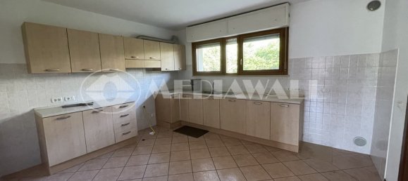 Villa de 4 dormitorios en Pordenone, Italy No. 98886 4