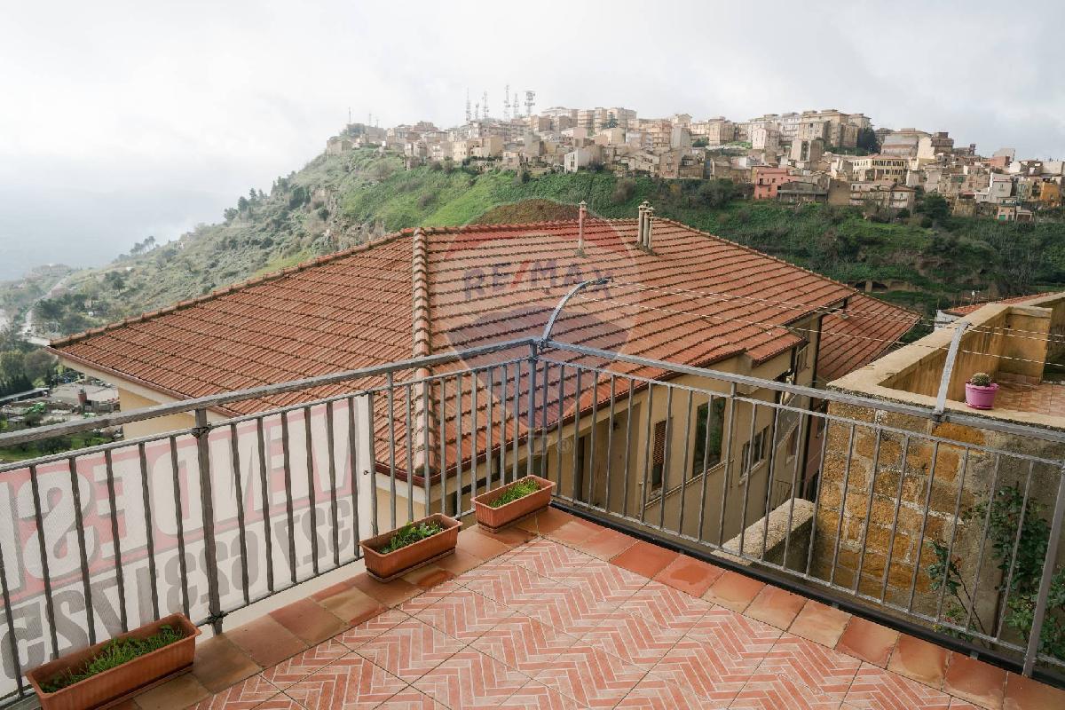 Casa T2 em Enna, Italy N.º 131011