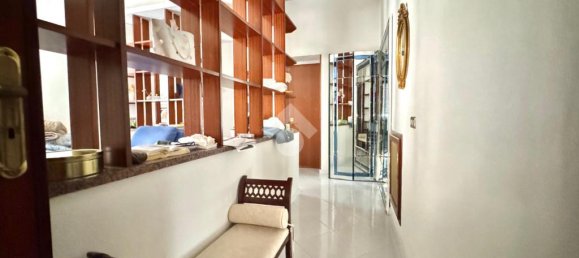 2 bedrooms Apartment in Naples, Italy No. 318094 22