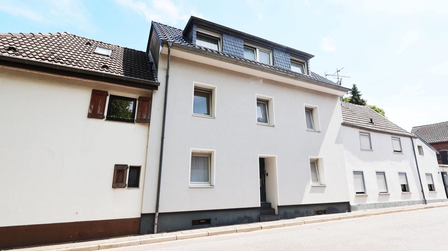 5 chambres Maison de ville à Monchengladbach, Germany No. 254487