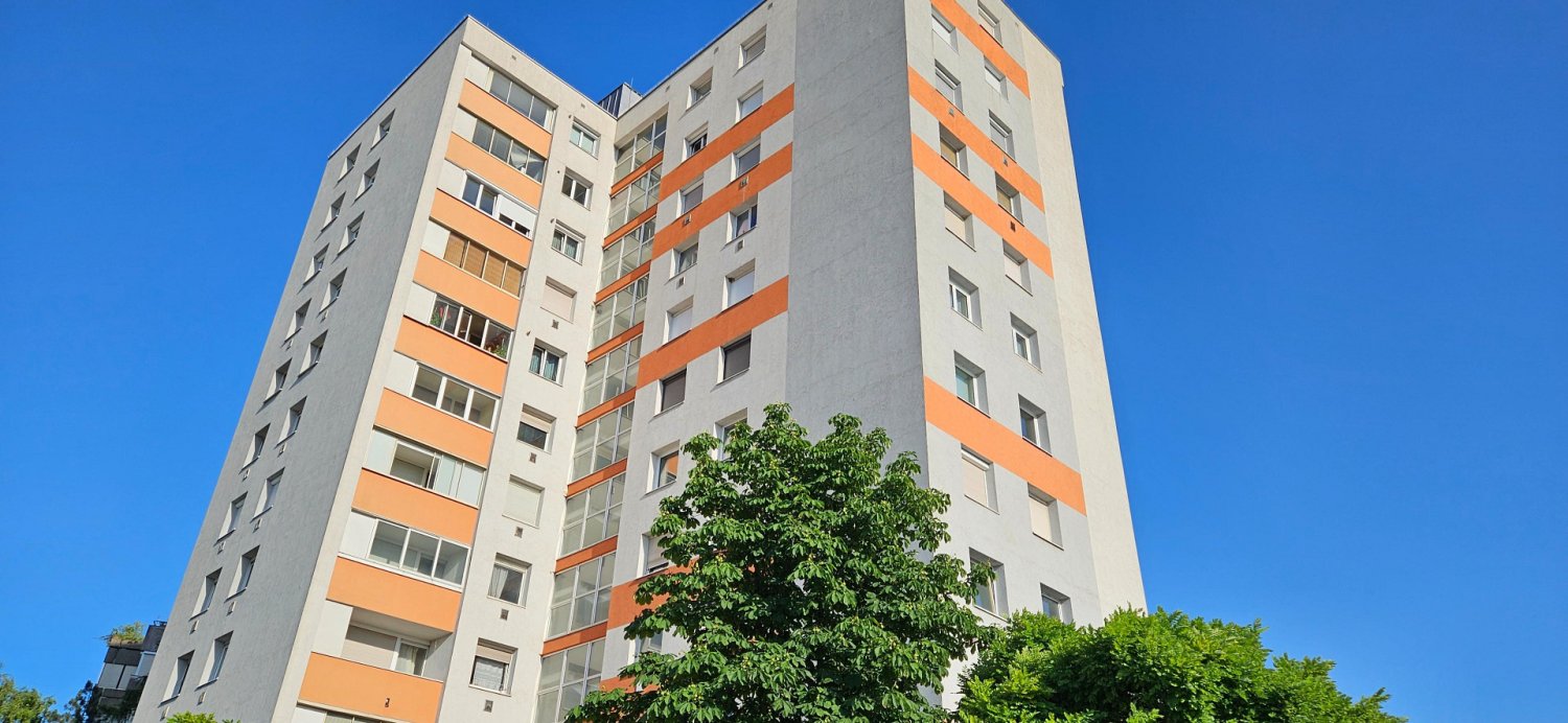 4 rooms Apartment in Linz, Austria No. 192662