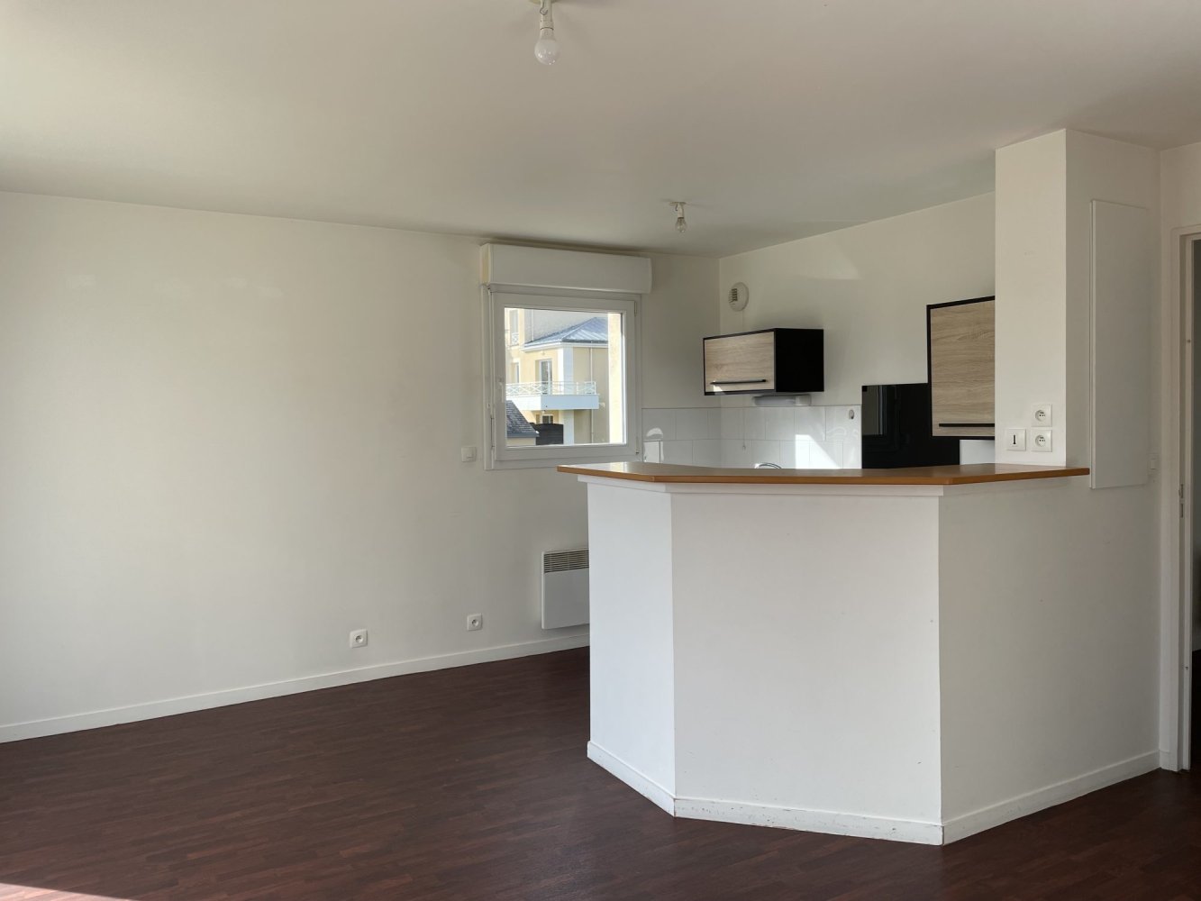 Apartamento de 1 dormitorio en Miniac-Morvan, France No. 44173