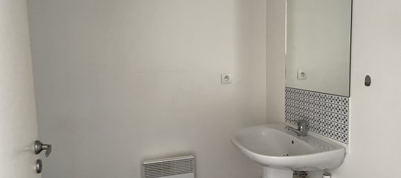 Apartamento de 1 dormitorio en Miniac-Morvan, France No. 44173 10