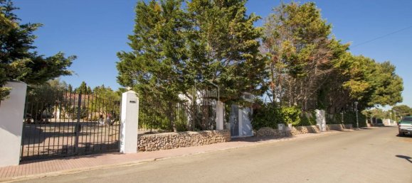 5 bedrooms Villa in Mahon, Spain No. 1429 3