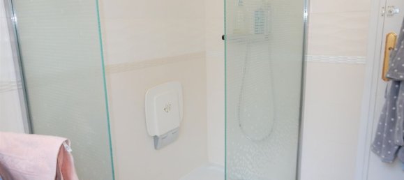 2 chambres Appartement à Clichy, France No. 183764 14