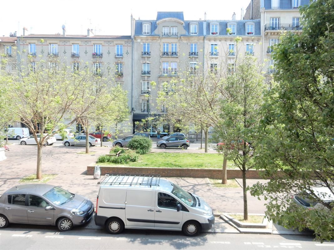 2 chambres Appartement à Clichy, France No. 183764
