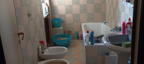 5 rooms Apartment in Avellino, Italy No. 102413 8