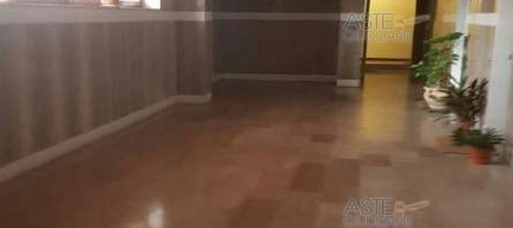 6 rooms Apartment in Naples, Italy No. 9946 13