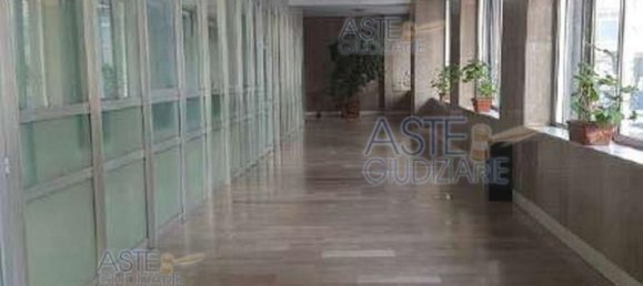 6 rooms Apartment in Naples, Italy No. 9946 3