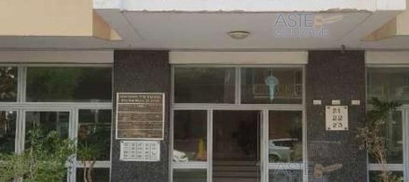 6 rooms Apartment in Naples, Italy No. 9946 14