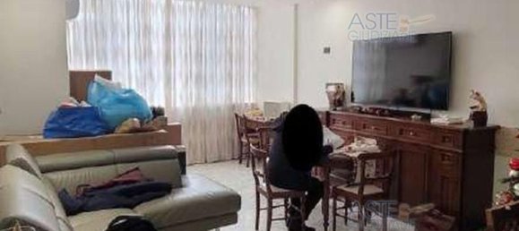 6 rooms Apartment in Naples, Italy No. 9946 11