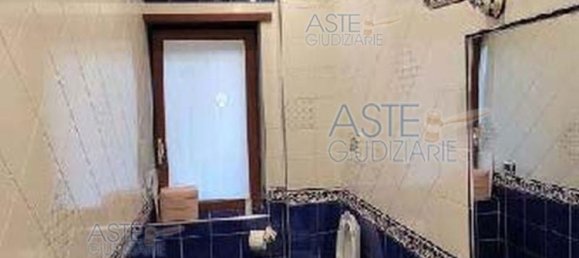 6 rooms Apartment in Naples, Italy No. 9946 9