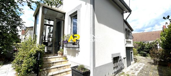 2 bedrooms House in Bezons, France No. 127376 3