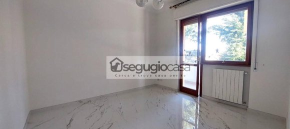3 rooms Apartment in Rome, Italy No. 36014 16