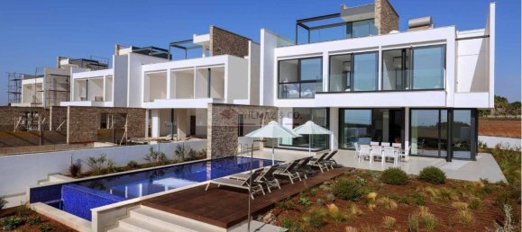 6-salle Villa à Larnaca, Cyprus No. 24137 3