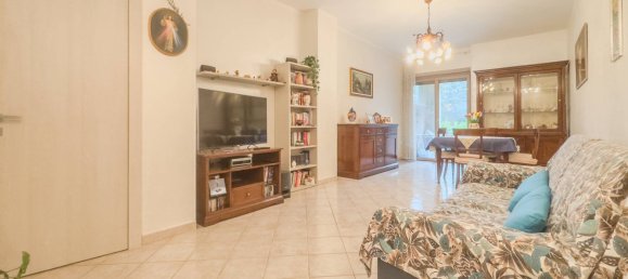 4 bedrooms Apartment in Rivoli, Italy No. 109740 2