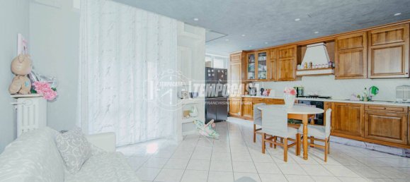 2 bedrooms Apartment in Pavia, Italy No. 373604 4