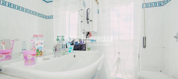 2 bedrooms Apartment in Pavia, Italy No. 373604 9