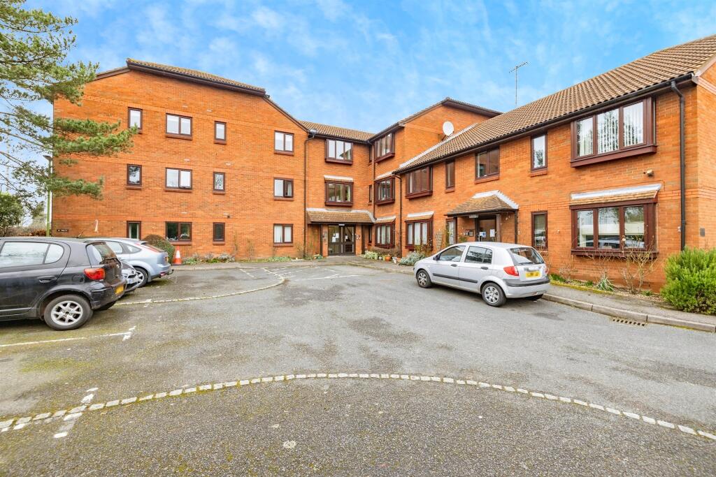 1 bedroom Apartment in Bushey, United Kingdom No. 6254