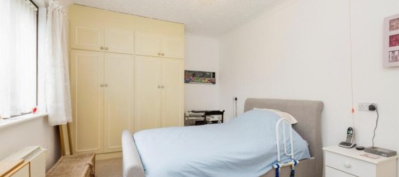 1 bedroom Apartment in Bushey, United Kingdom No. 6254 5