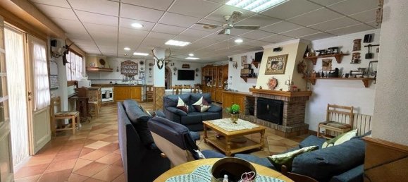 5 bedrooms Villa in Mutxamel, Spain No. 37898 23